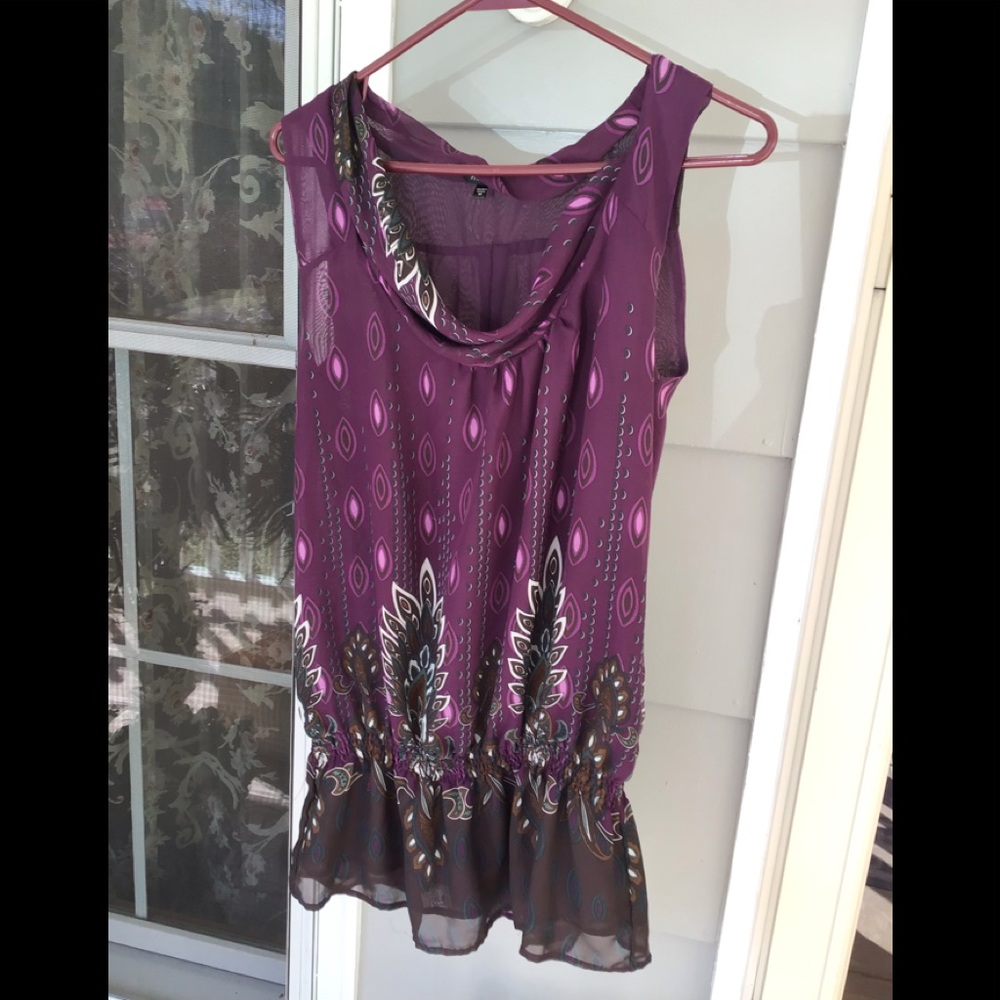 Dressy Med women top sleeveless Maurices Burgundy peacock patterns blouse